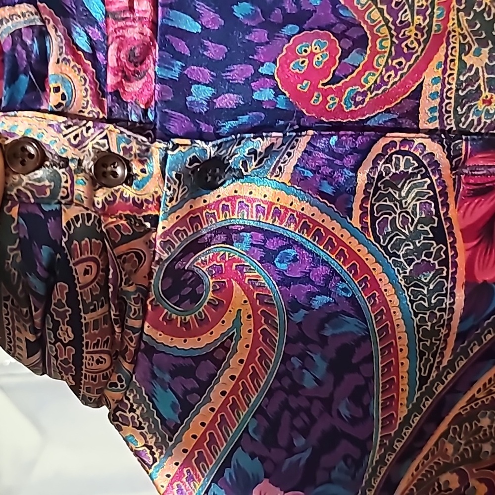 Vintage 80s silk multicolor long sleeve Blouse. - Picture 7 of 10